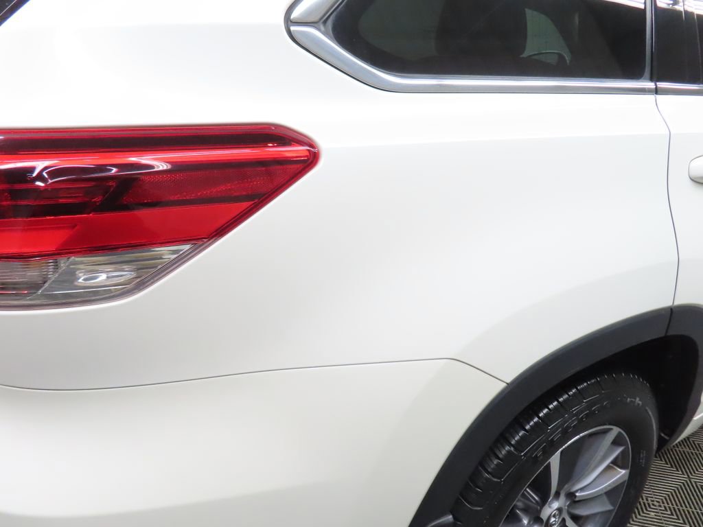 Used 2018 Toyota Highlander XLE image 31