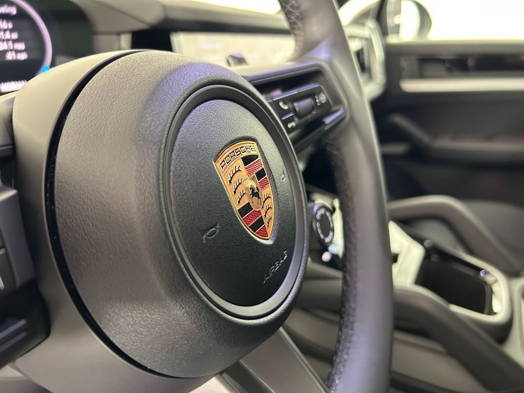 Certified 2026 Porsche Cayenne AWD/4WD image 18