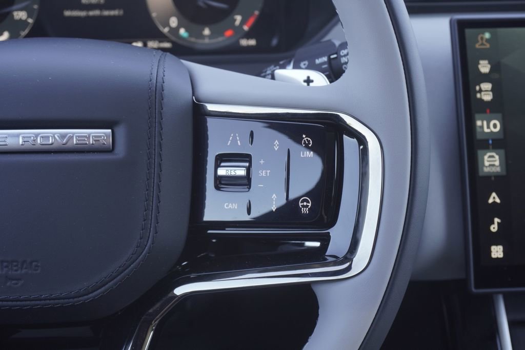 New 2026 Land Rover Range Rover Velar Dynamic SE image 13
