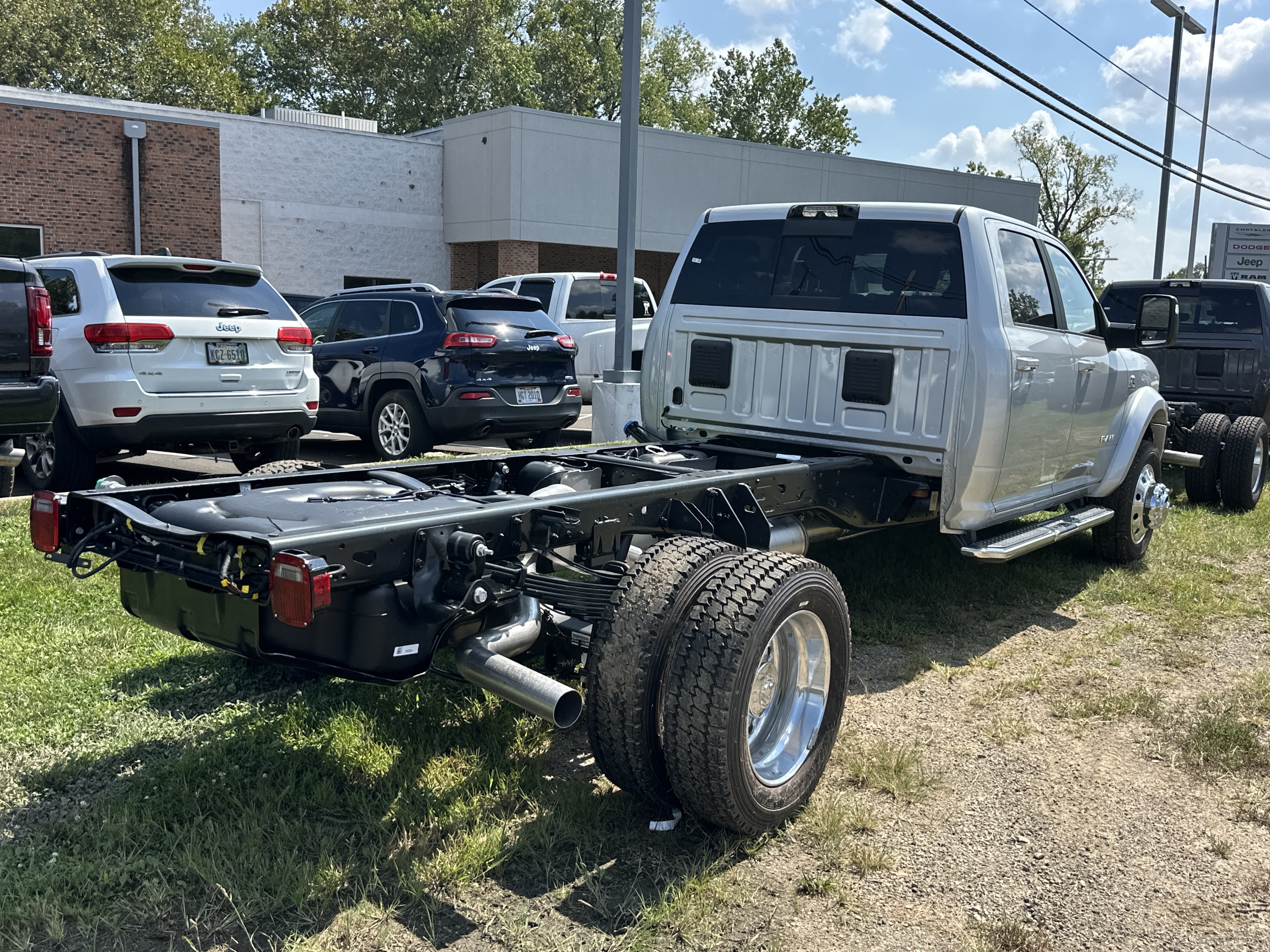 New 2027 RAM 5500 4x4 Crew Cab w/ Laramie Trim Package image 17