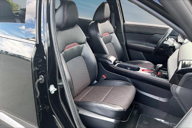 Certified 2025 Nissan Kicks SR AWD/4WD image 27