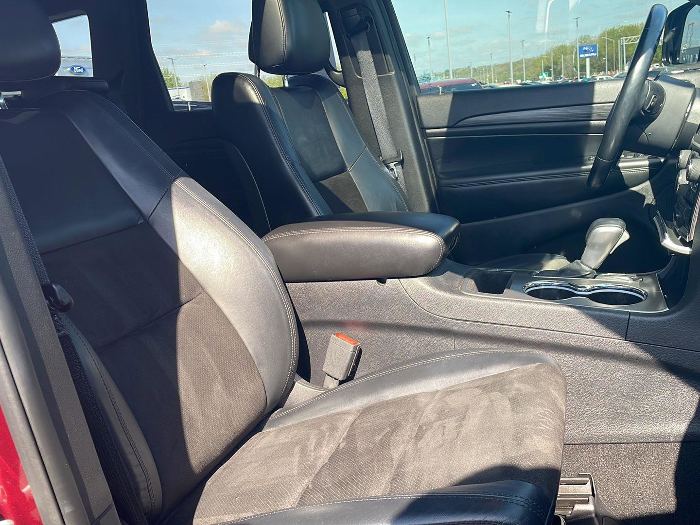 Used 2021 Jeep Grand Cherokee Laredo X AWD/4WD image 24