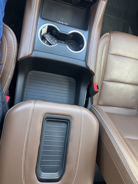 Used 2023 Chevrolet Suburban High Country w/ Advanced Technology Package AWD/4WD image 23