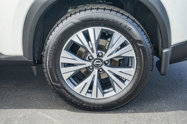 Used 2022 Nissan Rogue SV w/ SV Premium Package image 12