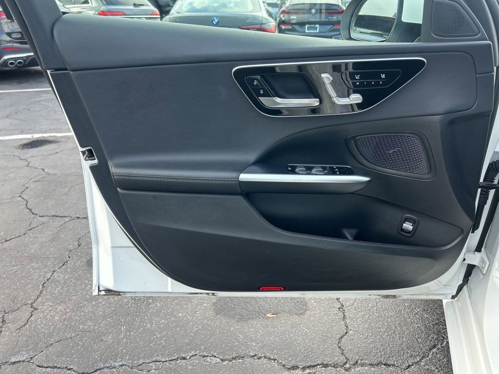 Used 2025 Mercedes-Benz C 300 Sedan image 32