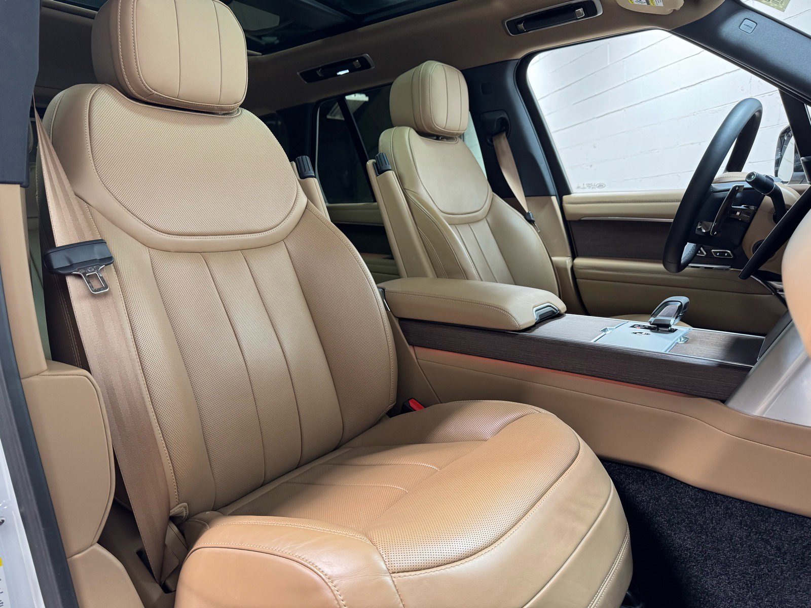 Used 2024 Land Rover Range Rover SE image 31