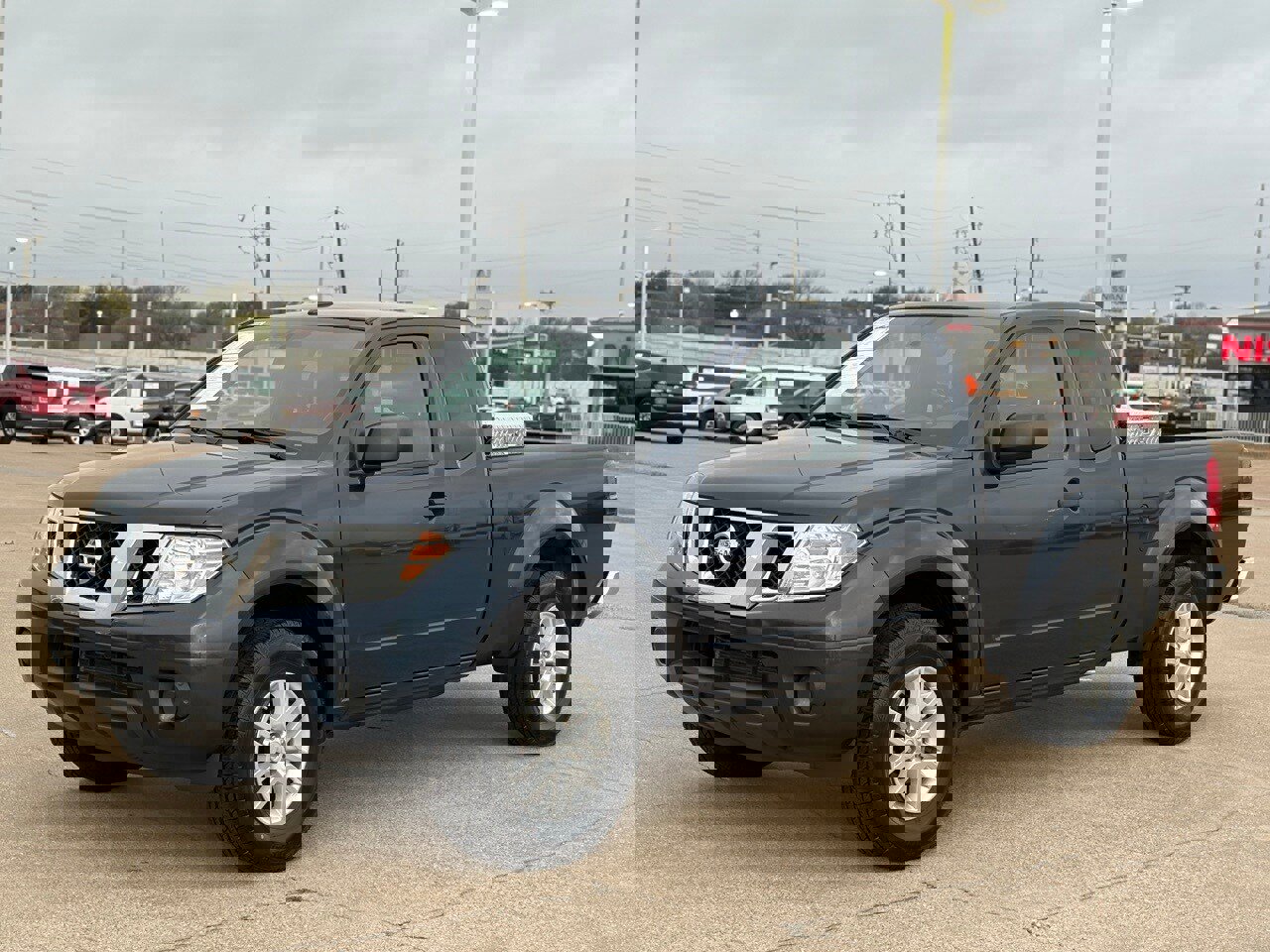 Used 2016 Nissan Frontier SV image 3