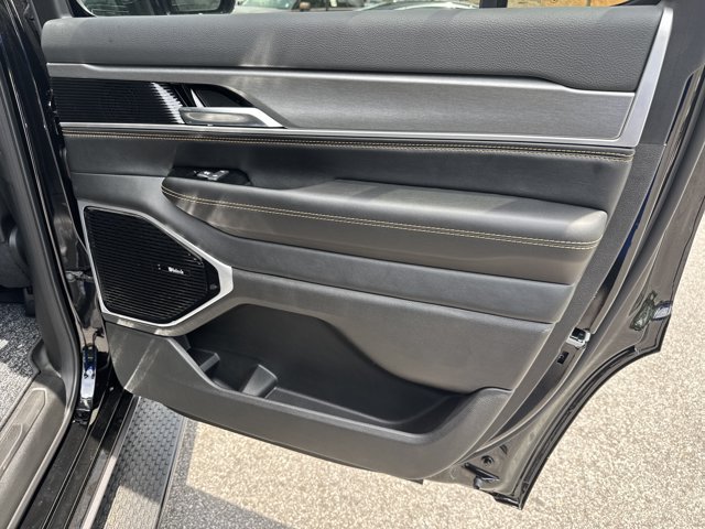 New 2026 Jeep Grand Wagoneer 4WD image 17