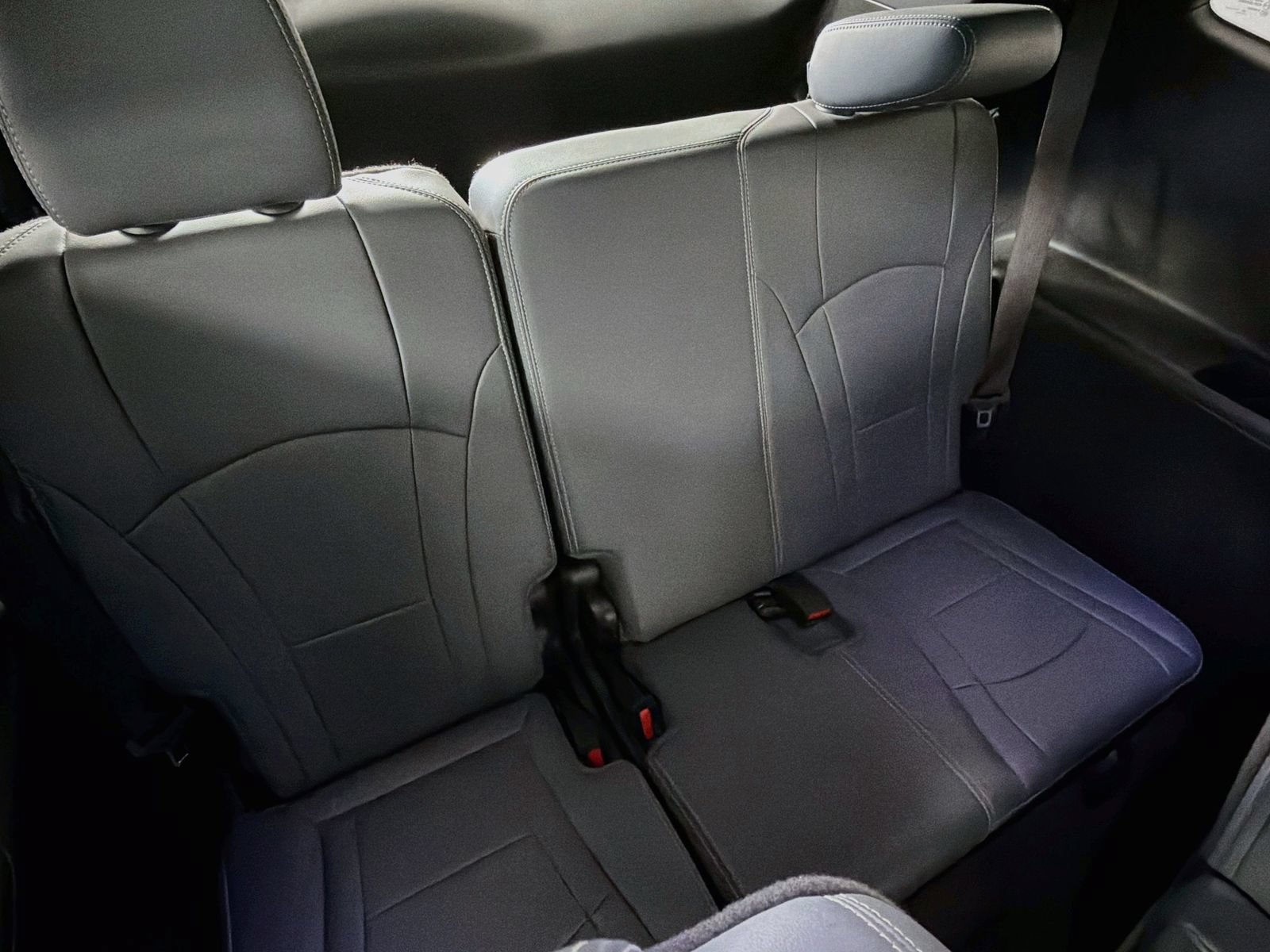 Used 2024 Buick Enclave Essence FWD image 26