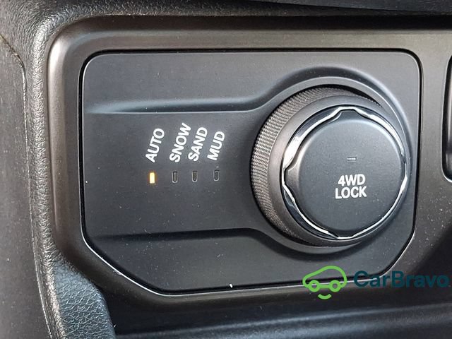 Used 2019 Jeep Renegade Altitude w/ UConnect 8.4 Nav Group AWD/4WD image 25