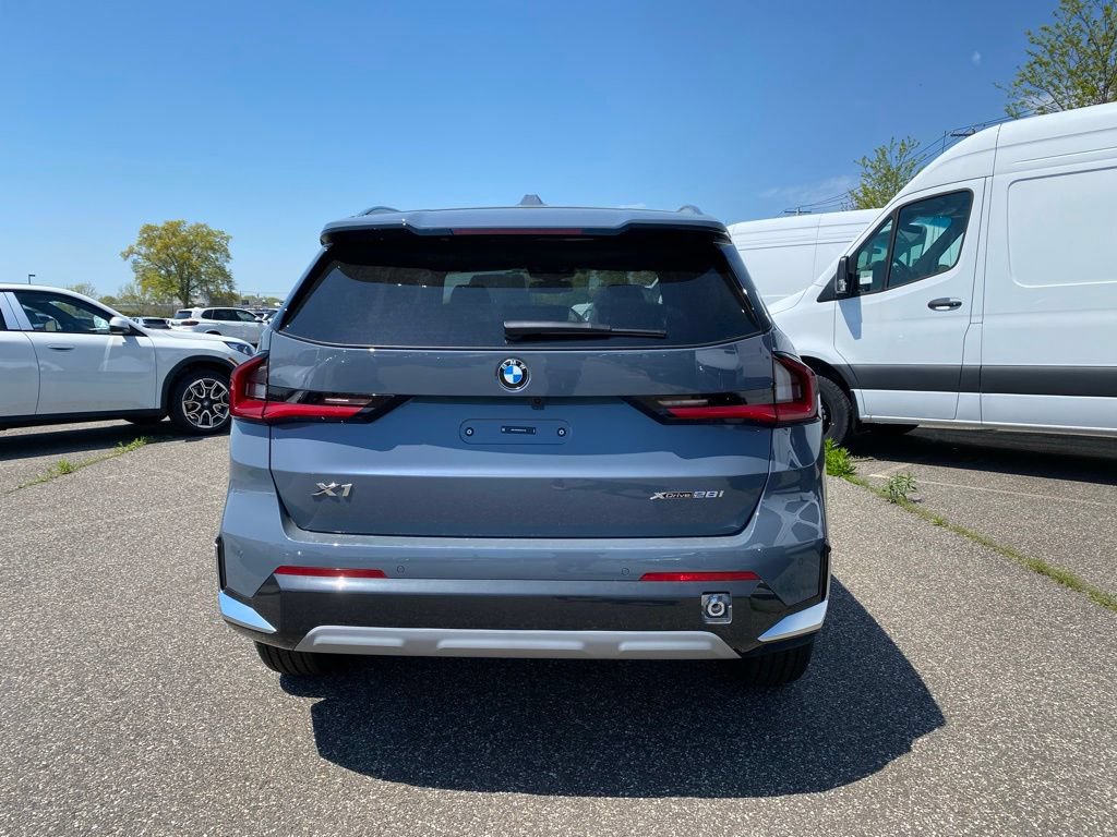 New 2026 BMW X1 xDrive28i w/ Technology Package AWD/4WD image 3