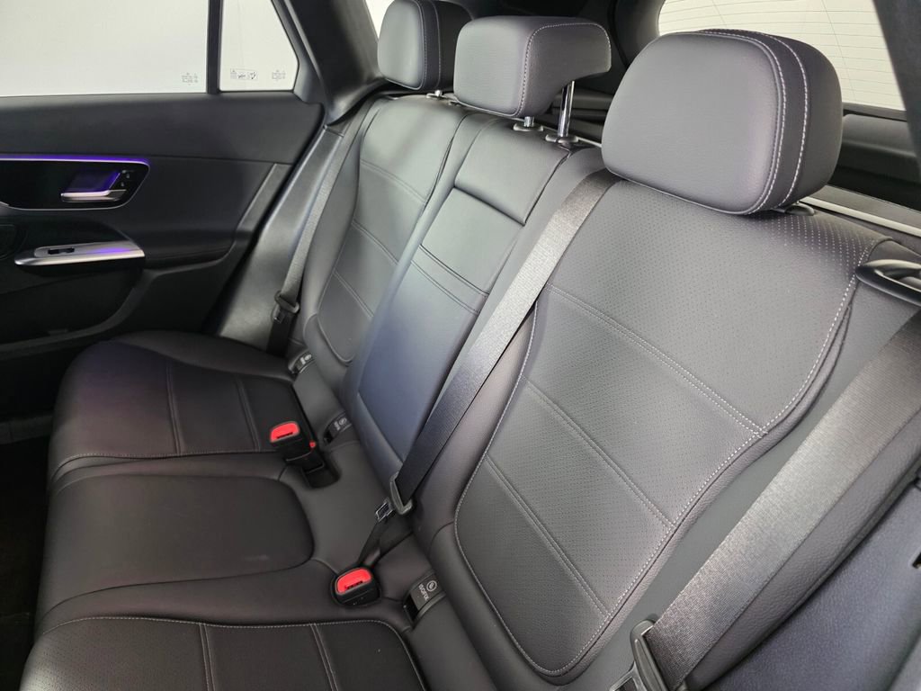 Certified 2025 Mercedes-Benz GLC 300 image 17