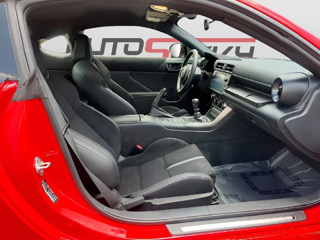 Used 2025 Toyota GR86 Premium w/ ALL Weather Mat Package (TMS) RWD image 27