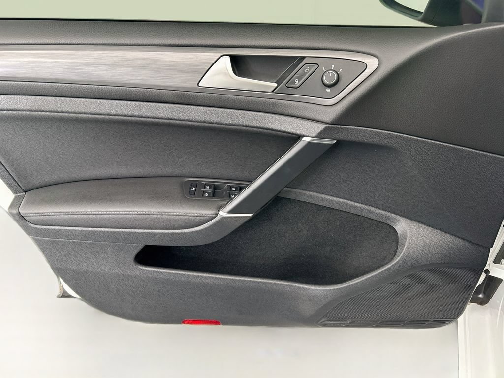 Used 2020 Volkswagen Golf 4-Door FWD image 22