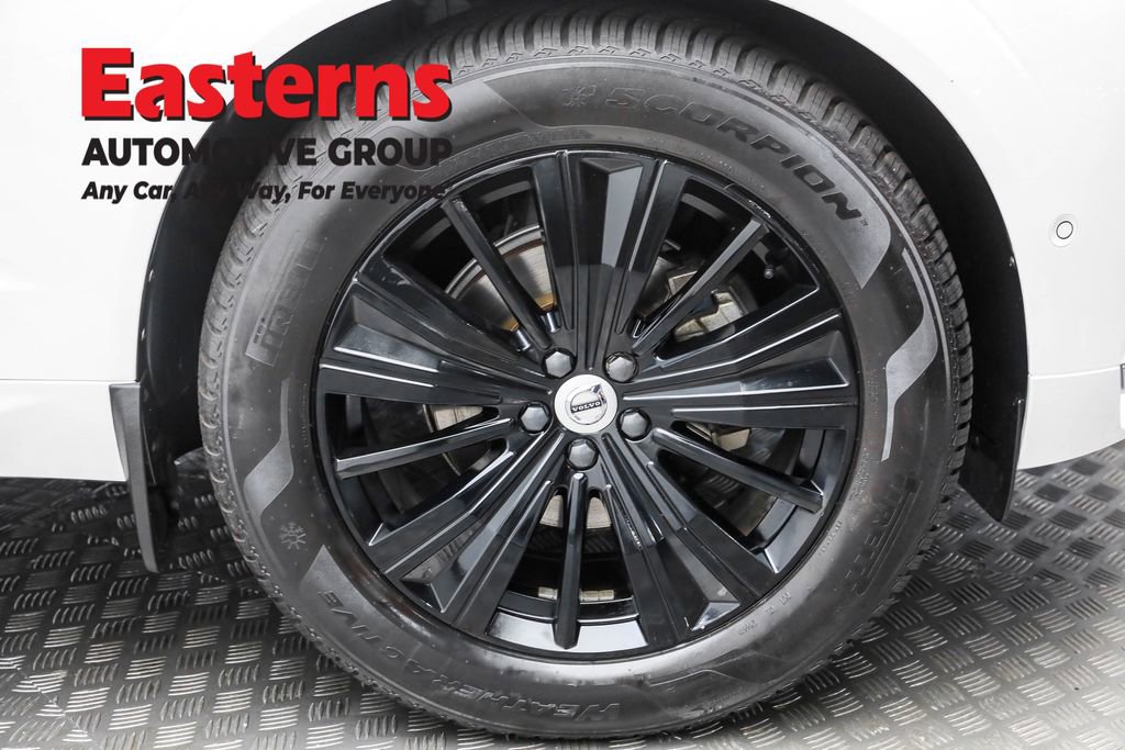 Used 2023 Volvo XC60 B5 Plus image 30