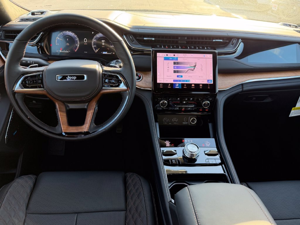 New 2025 Jeep Grand Cherokee Summit AWD/4WD image 10