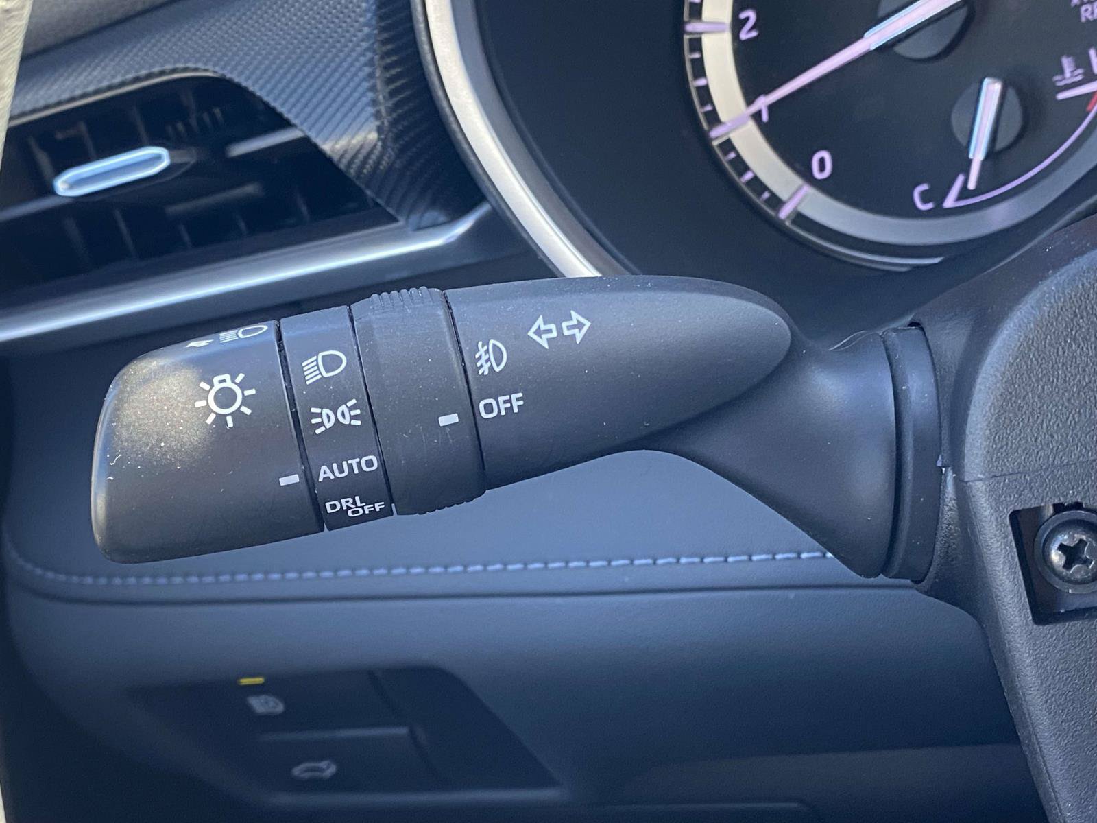 Used 2022 Toyota Highlander XSE FWD image 37