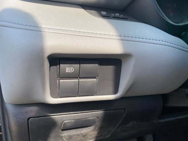 Used 2022 Toyota Highlander L AWD/4WD image 18