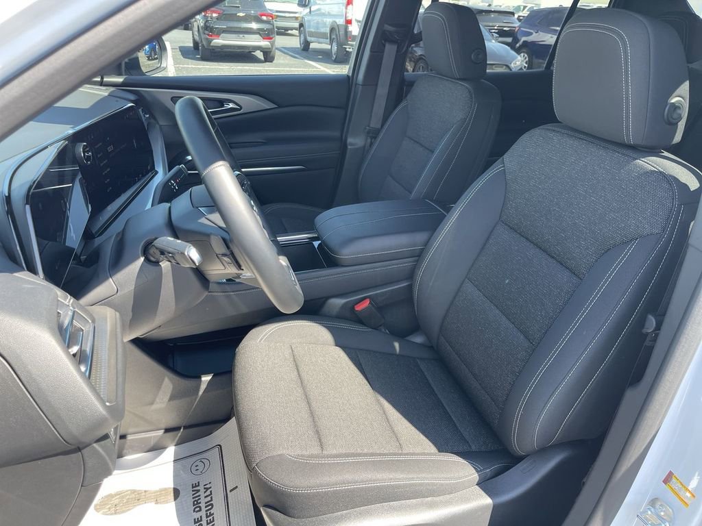 New 2026 Chevrolet Traverse LT w/ Driver Confidence Package FWD image 11