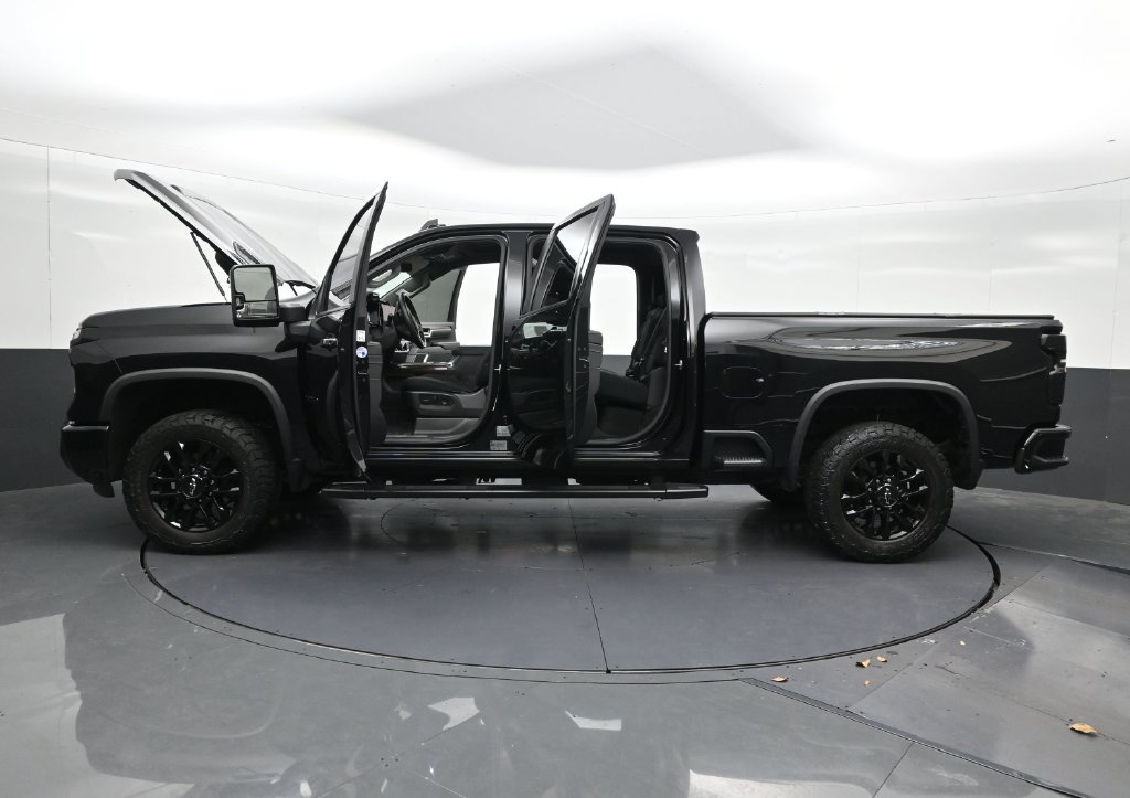 Used 2025 Chevrolet Silverado 2500 LT w/ Trail Boss Package AWD/4WD image 34