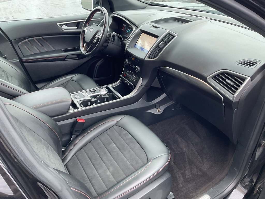 Used 2020 Ford Edge ST-Line w/ Cold Weather Package image 19