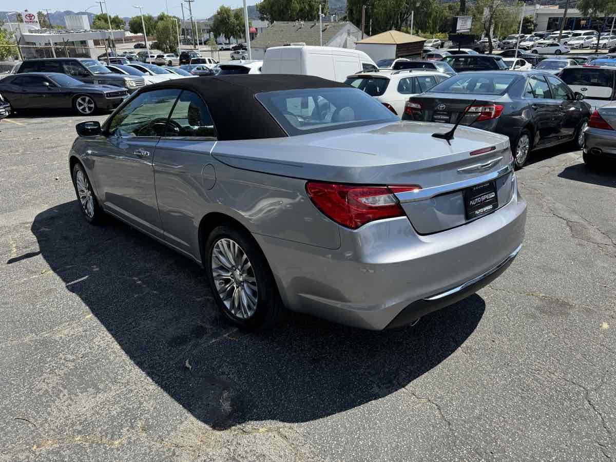 Used 2013 Chrysler 200 Limited image 4