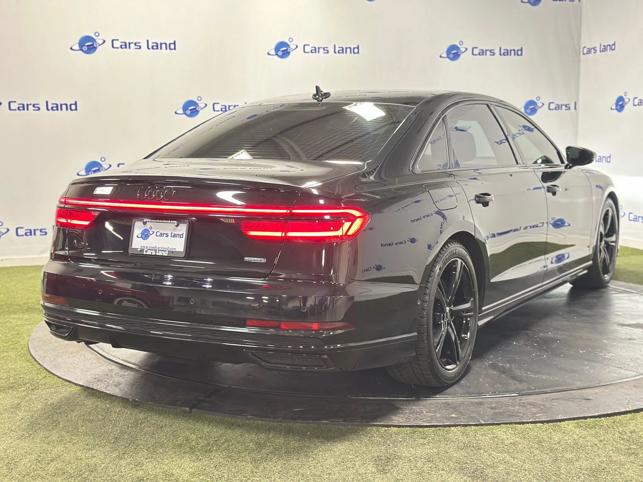 Used 2020 Audi A8 L 4.0T image 3
