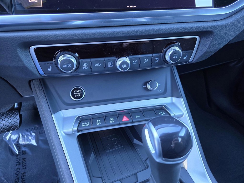 New 2025 Audi Q3 2.0T Premium image 23