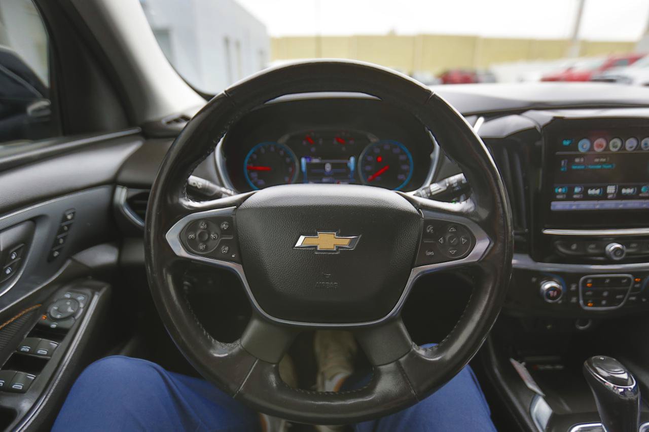 Used 2018 Chevrolet Traverse Premier w/ Driver Confidence II Package FWD image 6