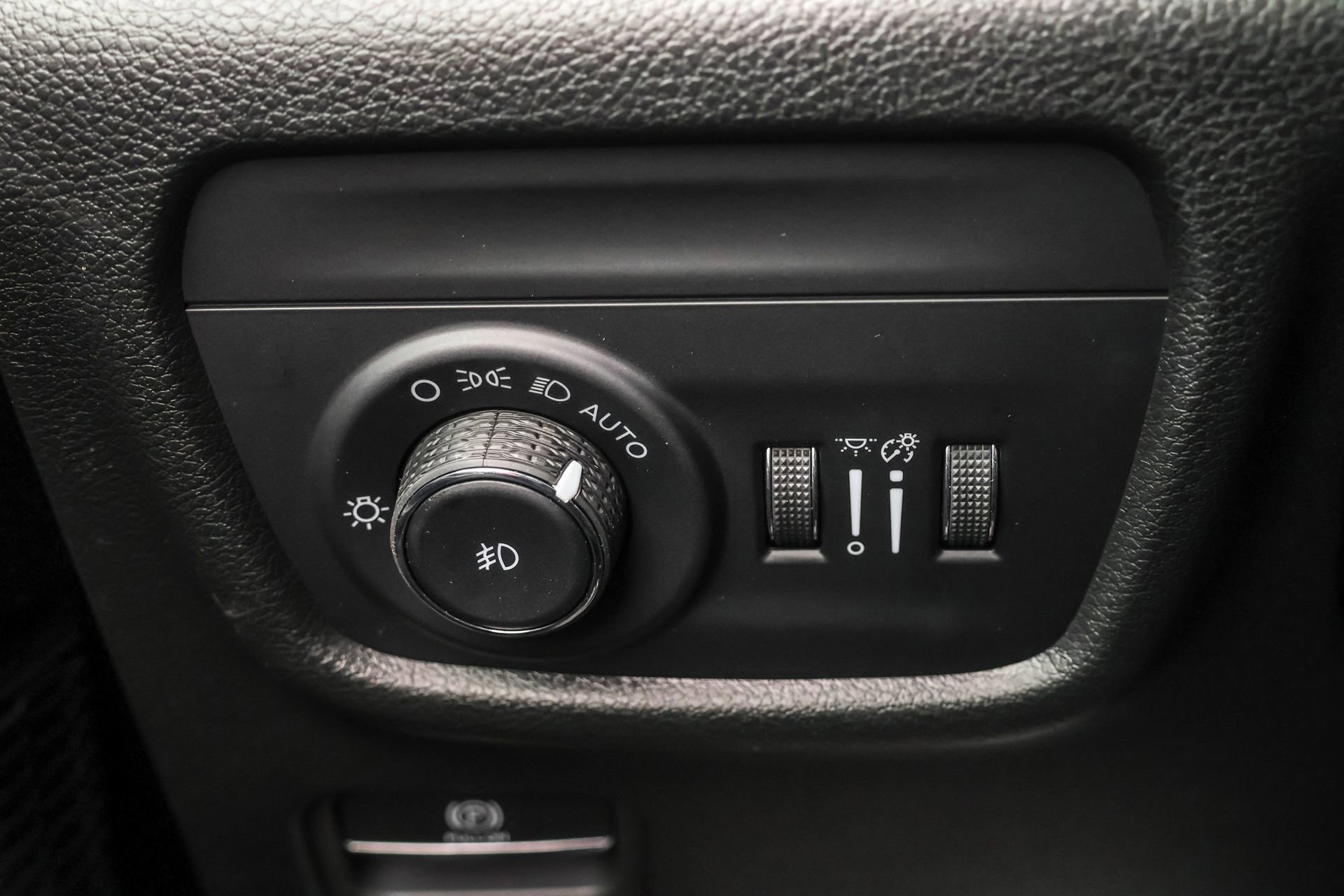 New 2025 Jeep Grand Cherokee Limited image 28