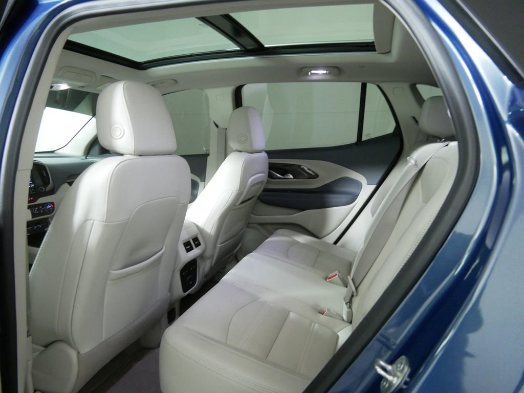 Used 2024 GMC Terrain Denali w/ Denali Premium Package image 19