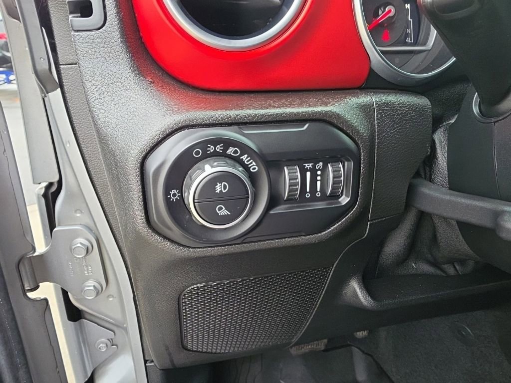 Used 2020 Jeep Gladiator Rubicon w/ LED Lighting Group AWD/4WD image 21