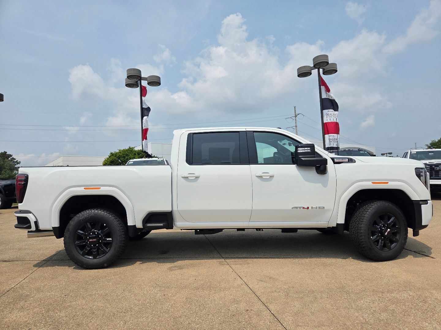 New 2026 GMC Sierra 2500 AT4 w/ Technology Package AWD/4WD image 21