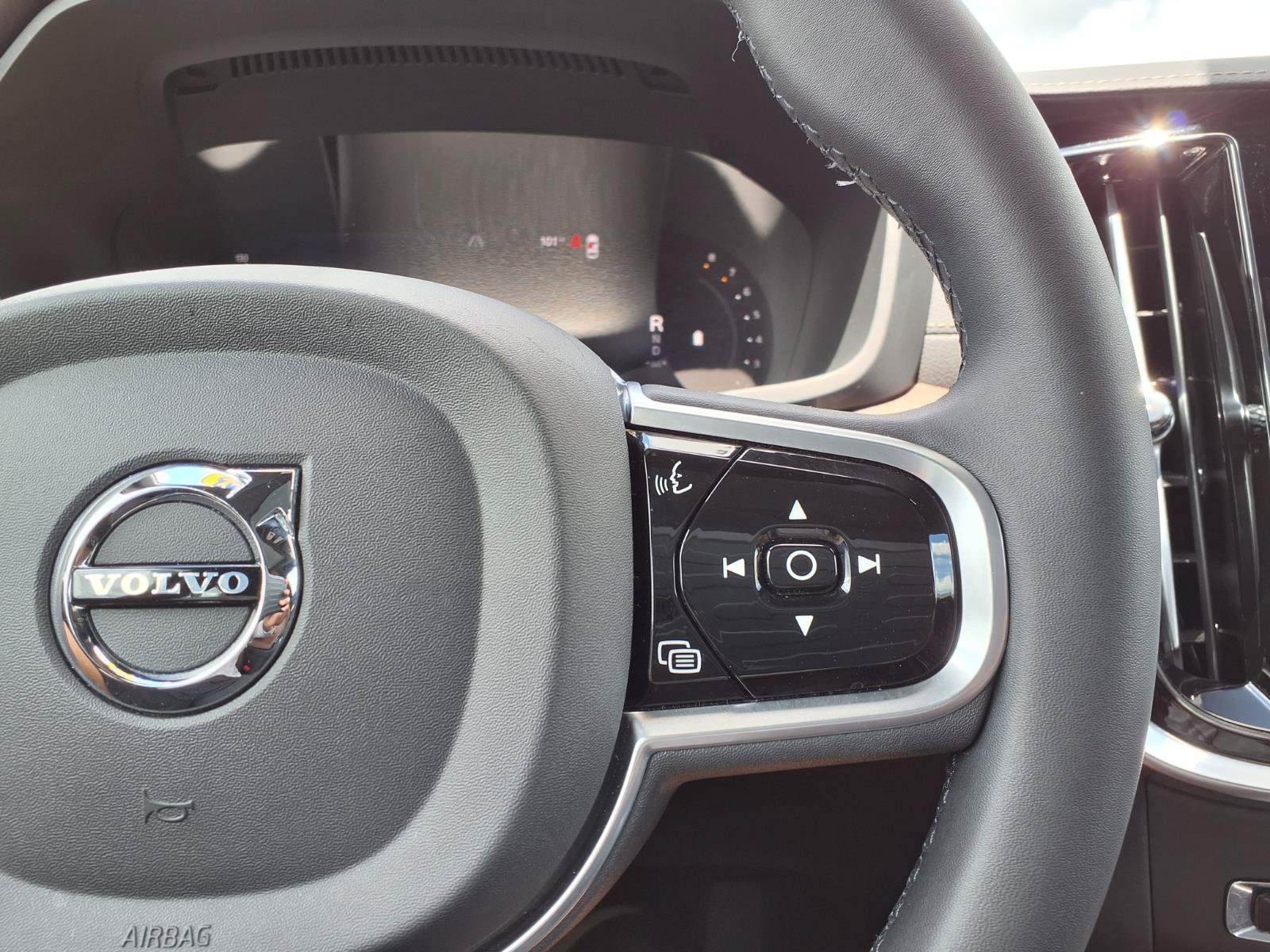 Certified 2023 Volvo S60 B5 Ultimate FWD image 28