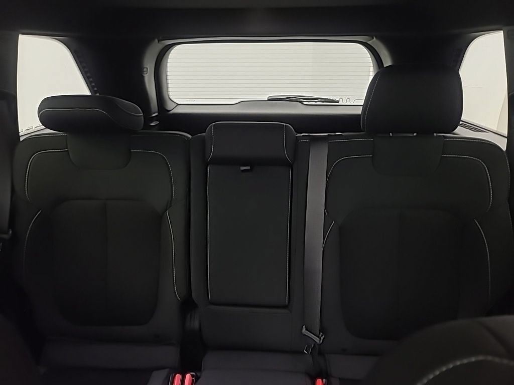 Used 2024 Jeep Grand Cherokee Laredo X AWD/4WD image 26
