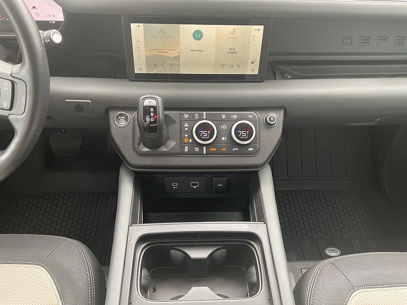 Used 2024 Land Rover Defender 110 X-Dynamic SE AWD/4WD image 10