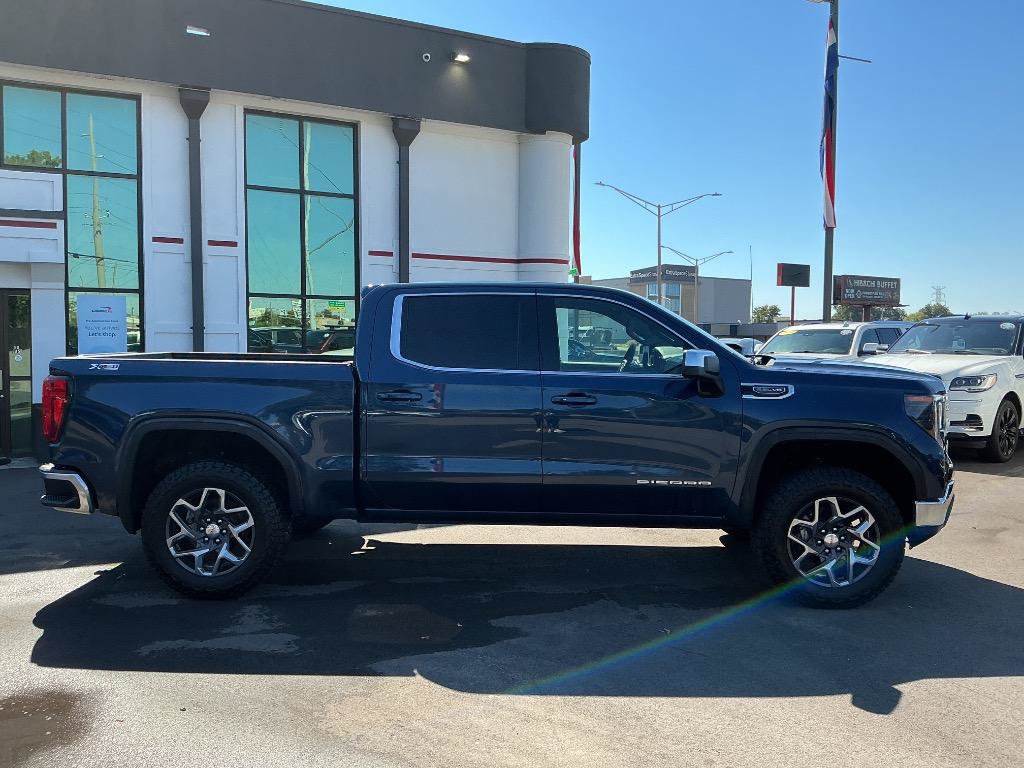 Used 2022 GMC Sierra 1500 SLE w/ X31 Off-Road Package AWD/4WD image 8