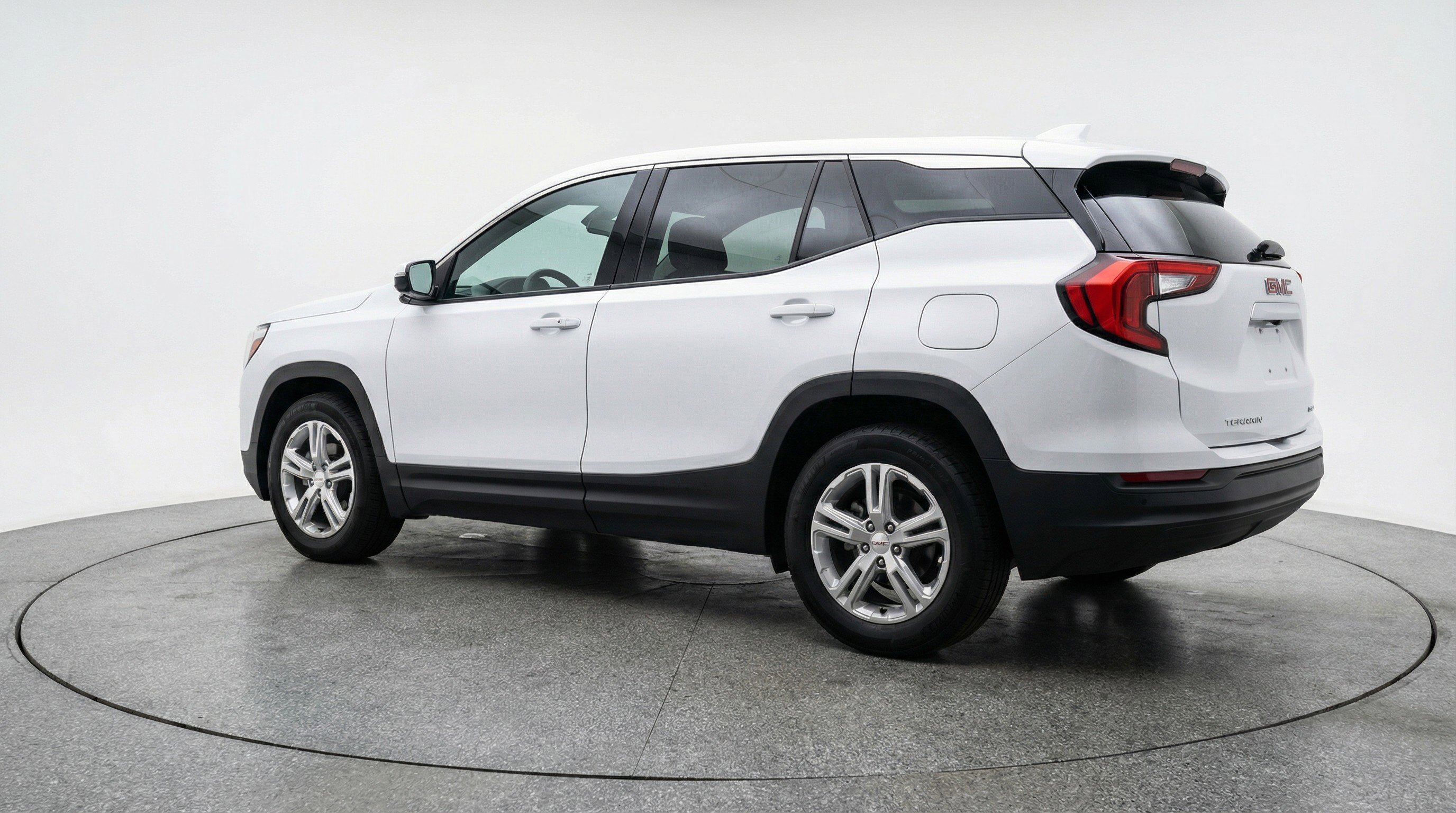 Used 2024 GMC Terrain SLE FWD image 6