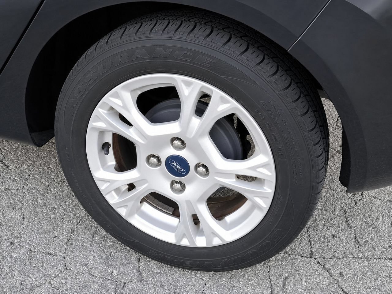 Used 2014 Ford Fiesta SE FWD image 11