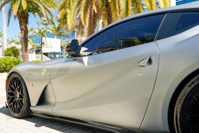 Used 2018 Ferrari 812 Superfast RWD image 19
