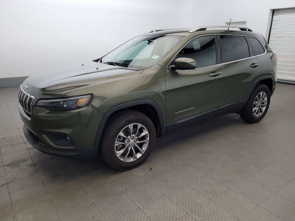 Used 2019 Jeep Cherokee Latitude Plus w/ Cold Weather Group AWD/4WD image 2