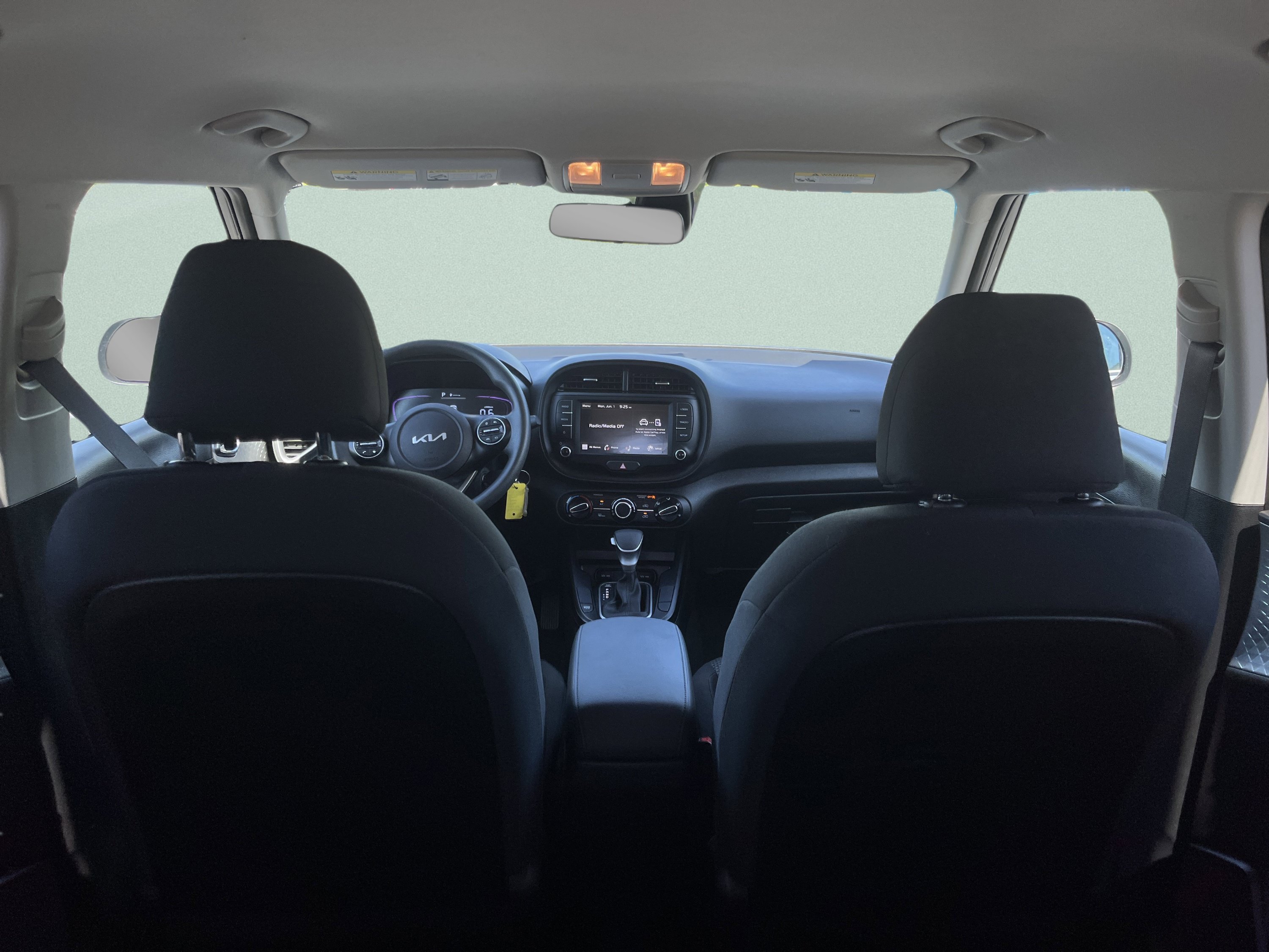 Used 2025 Kia Soul LX w/ LX Technology Package FWD image 12