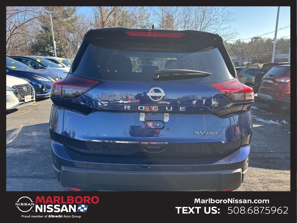 Used 2024 Nissan Rogue SV image 6