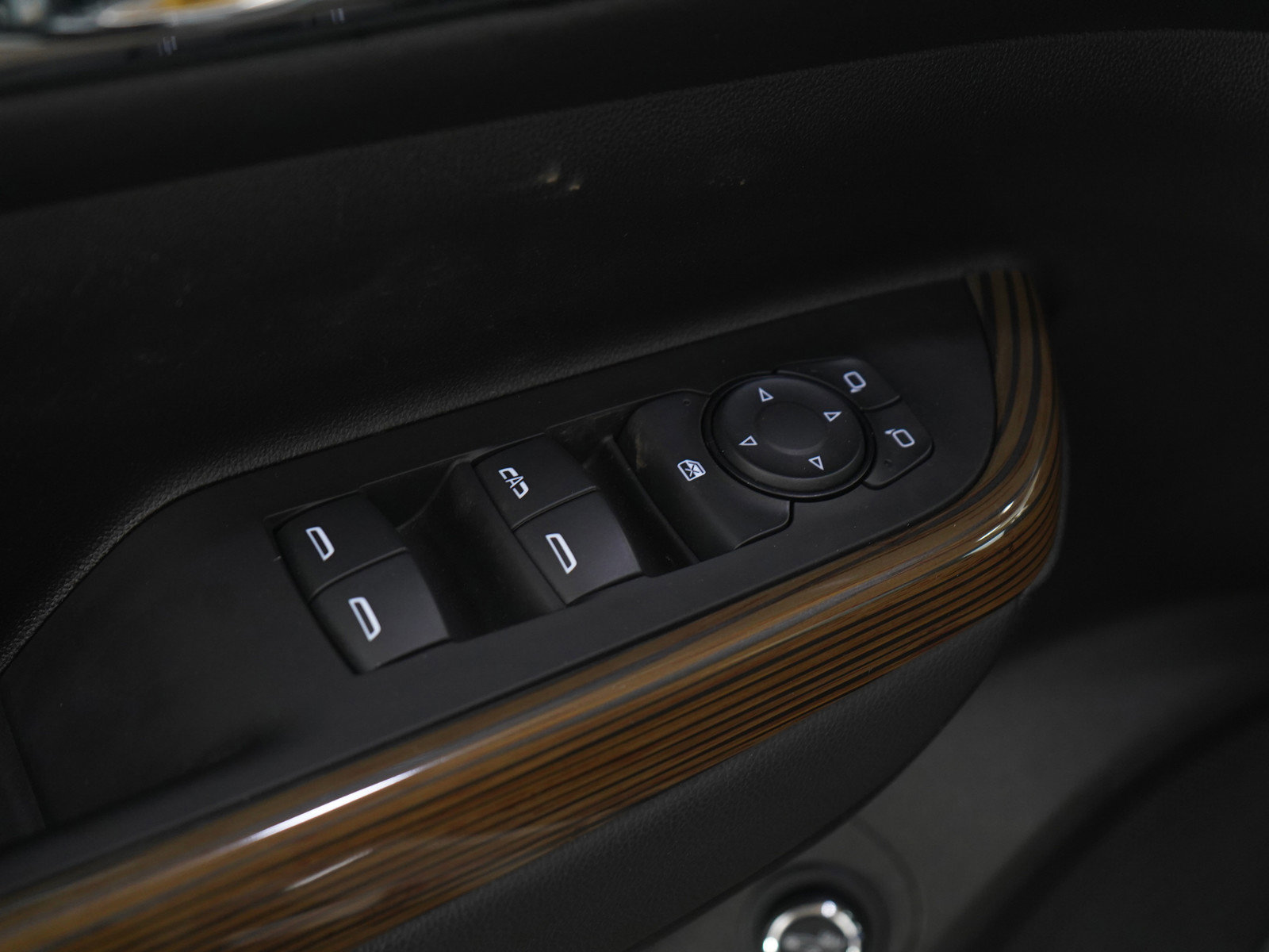 Used 2023 GMC Acadia SLE image 21