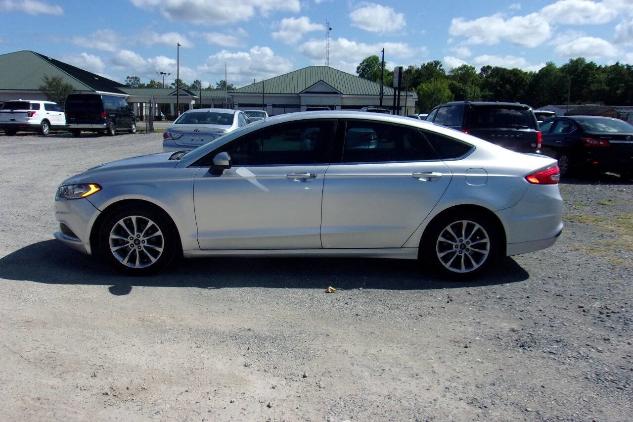 Used 2017 Ford Fusion SE image 8