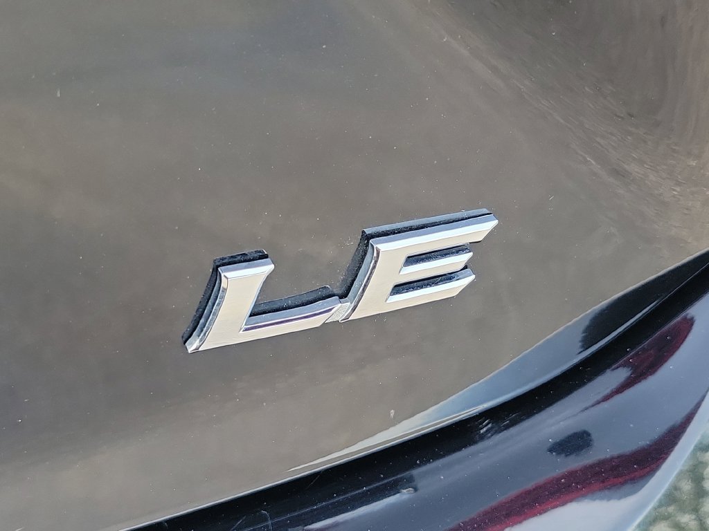 Used 2025 Toyota Camry LE FWD image 9