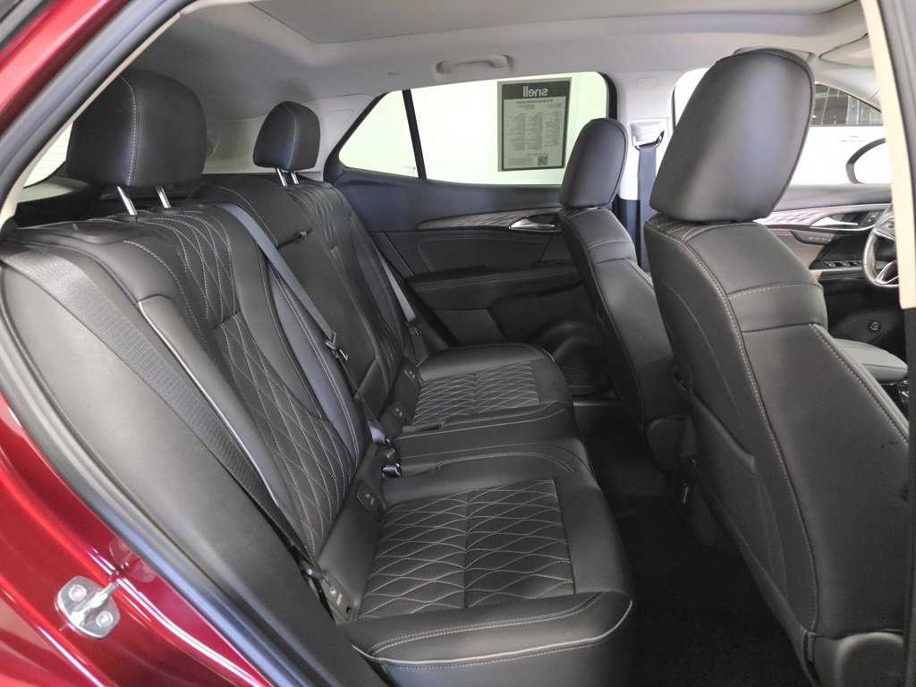 Used 2023 Buick Envision Avenir image 12