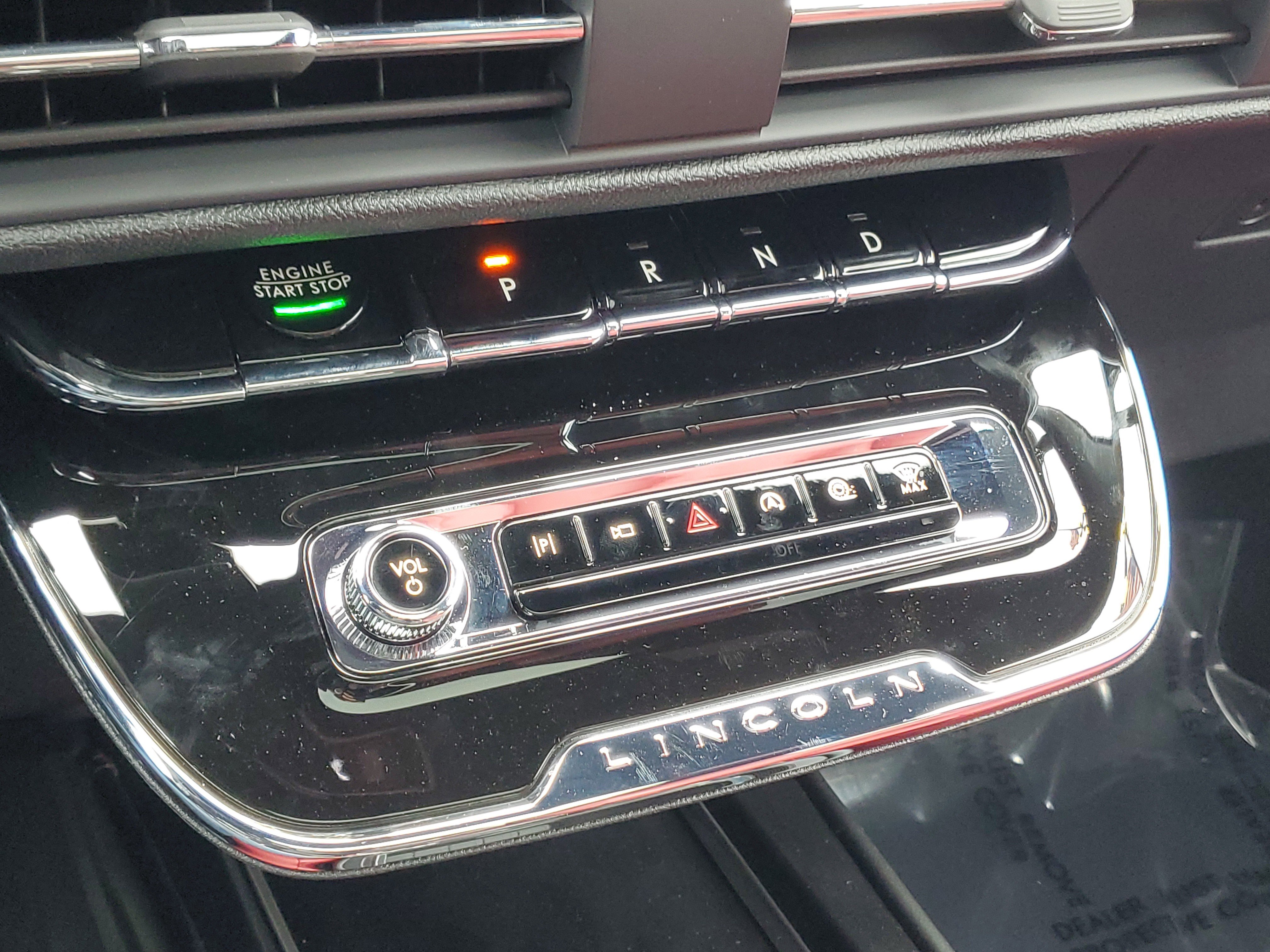 New 2025 Lincoln Corsair Reserve w/ Equipment Group 202A image 22