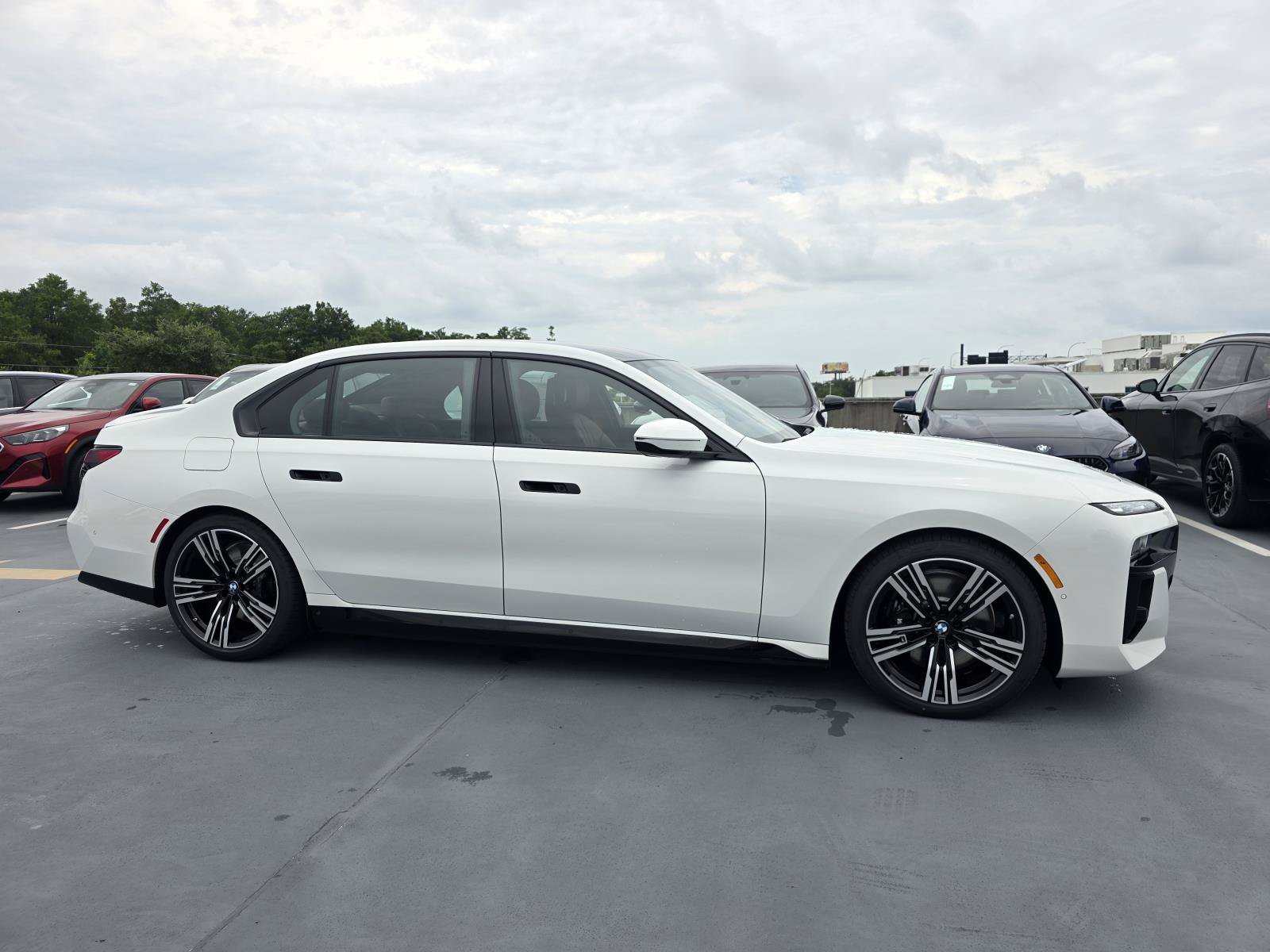 New 2026 BMW 750e xDrive w/ Executive Package AWD/4WD image 3