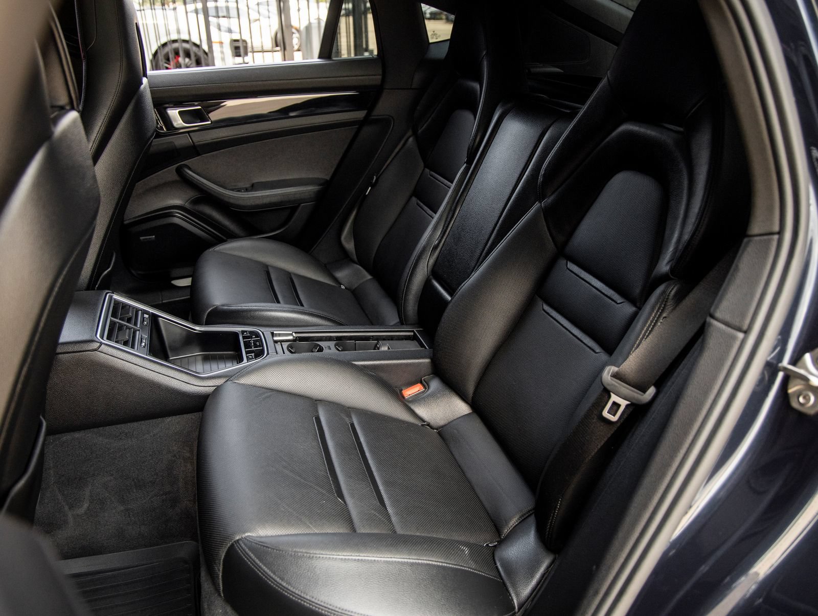 Certified 2018 Porsche Panamera 4 AWD/4WD image 33